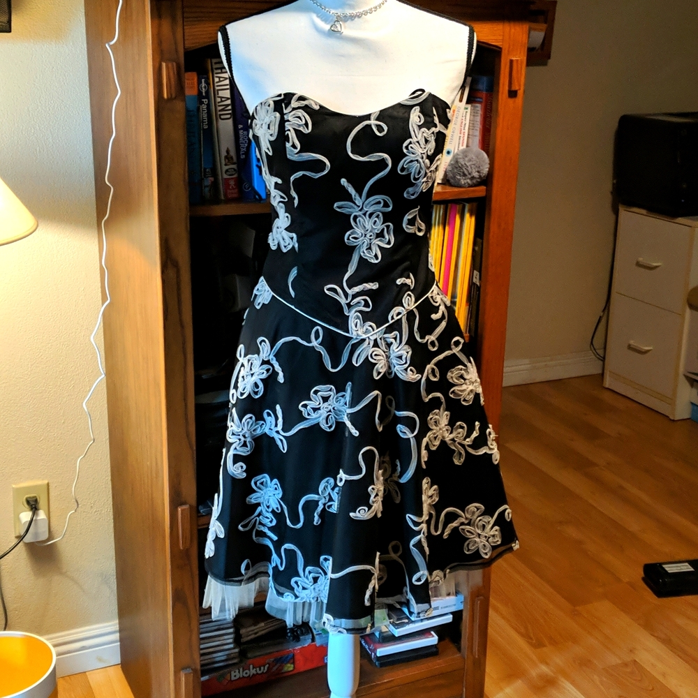 Cute strapless dress